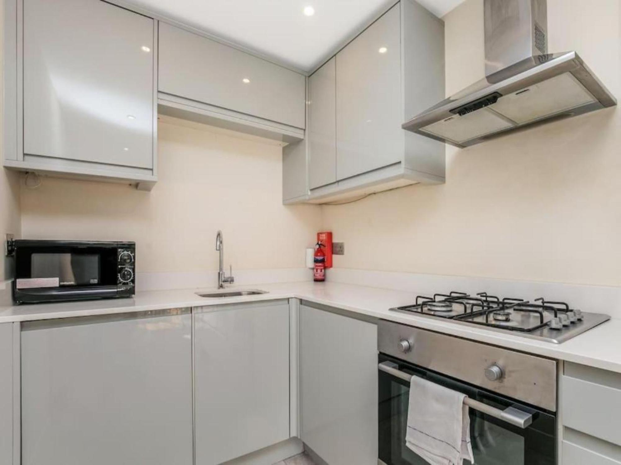 Pass The Keys Ealing Queen Of The Suburbs 2Bd Apartment Londra Dış mekan fotoğraf