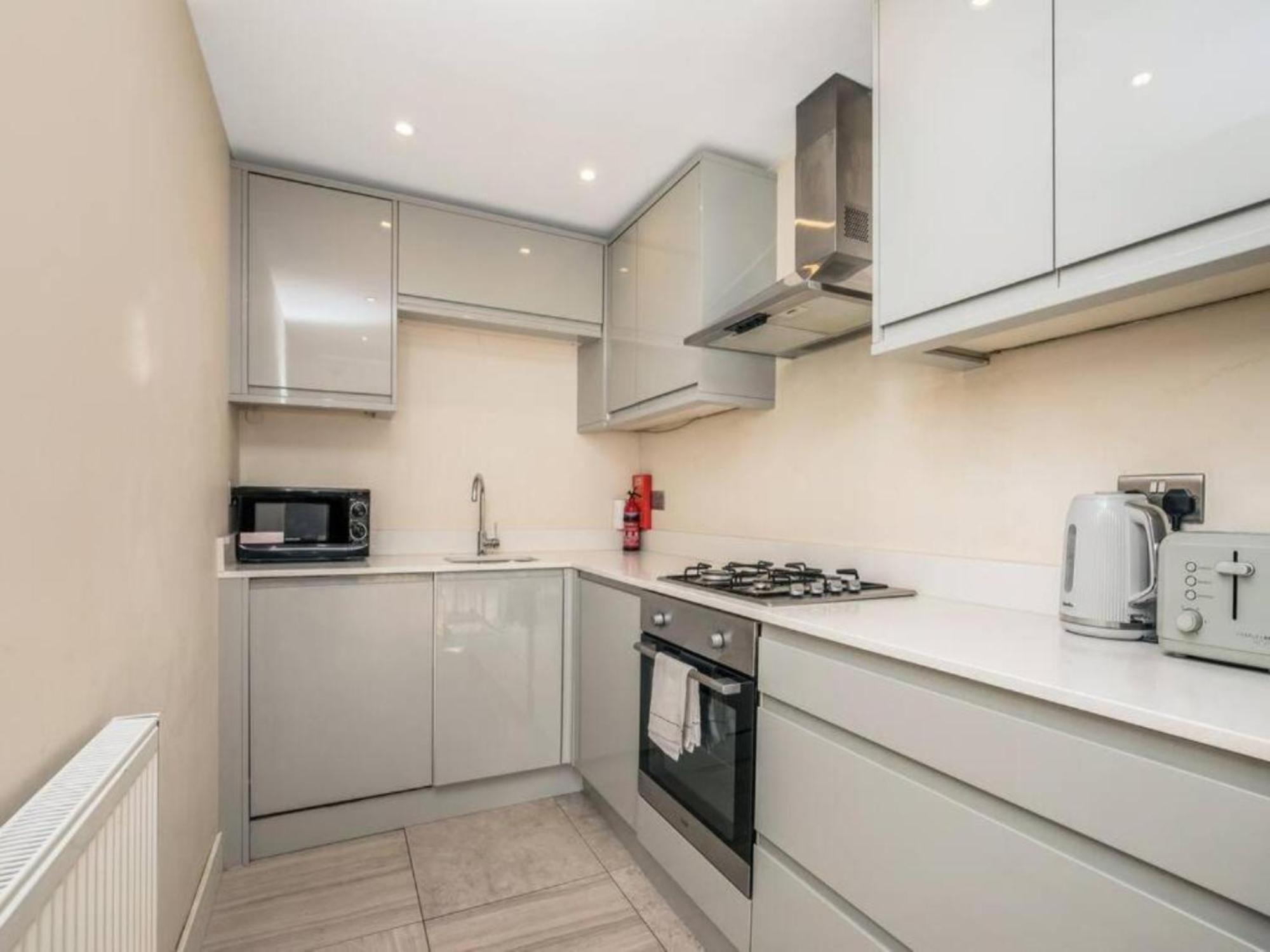 Pass The Keys Ealing Queen Of The Suburbs 2Bd Apartment Londra Dış mekan fotoğraf