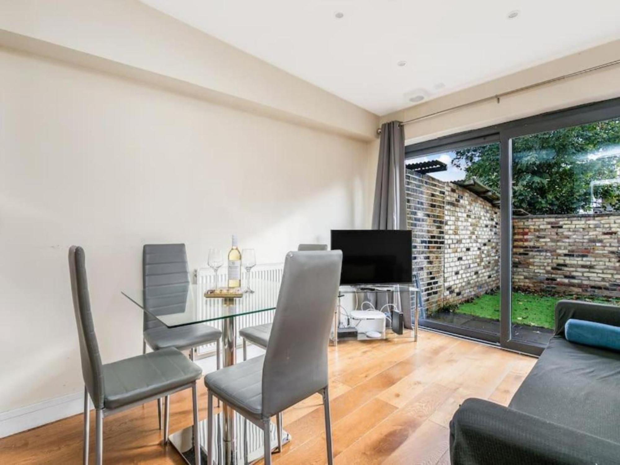 Pass The Keys Ealing Queen Of The Suburbs 2Bd Apartment Londra Dış mekan fotoğraf