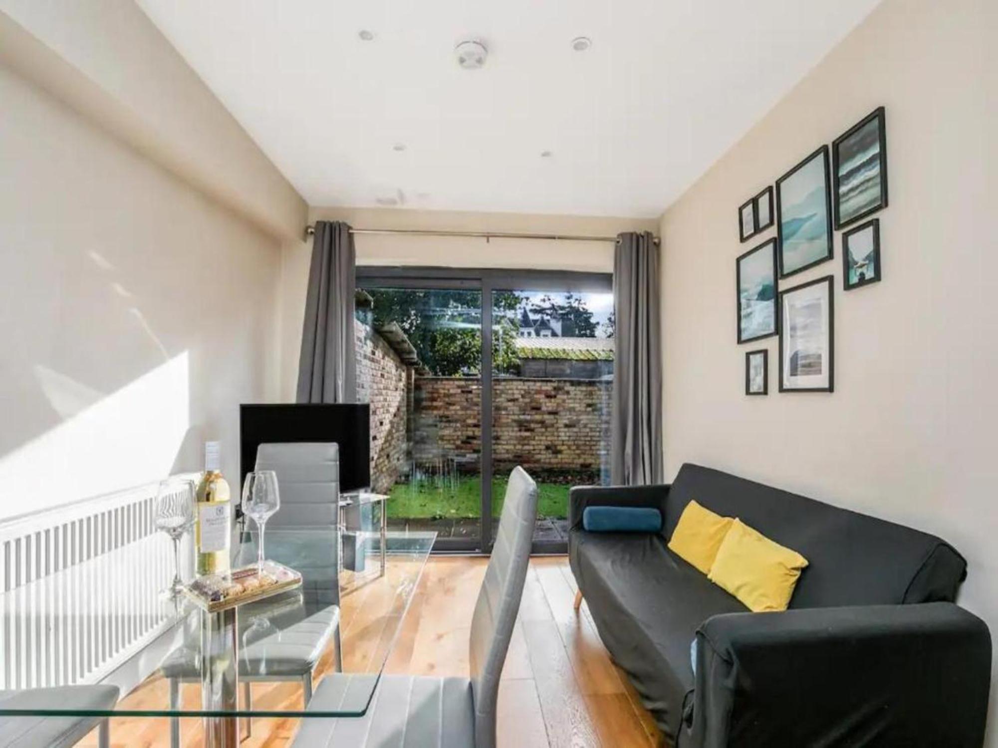 Pass The Keys Ealing Queen Of The Suburbs 2Bd Apartment Londra Dış mekan fotoğraf