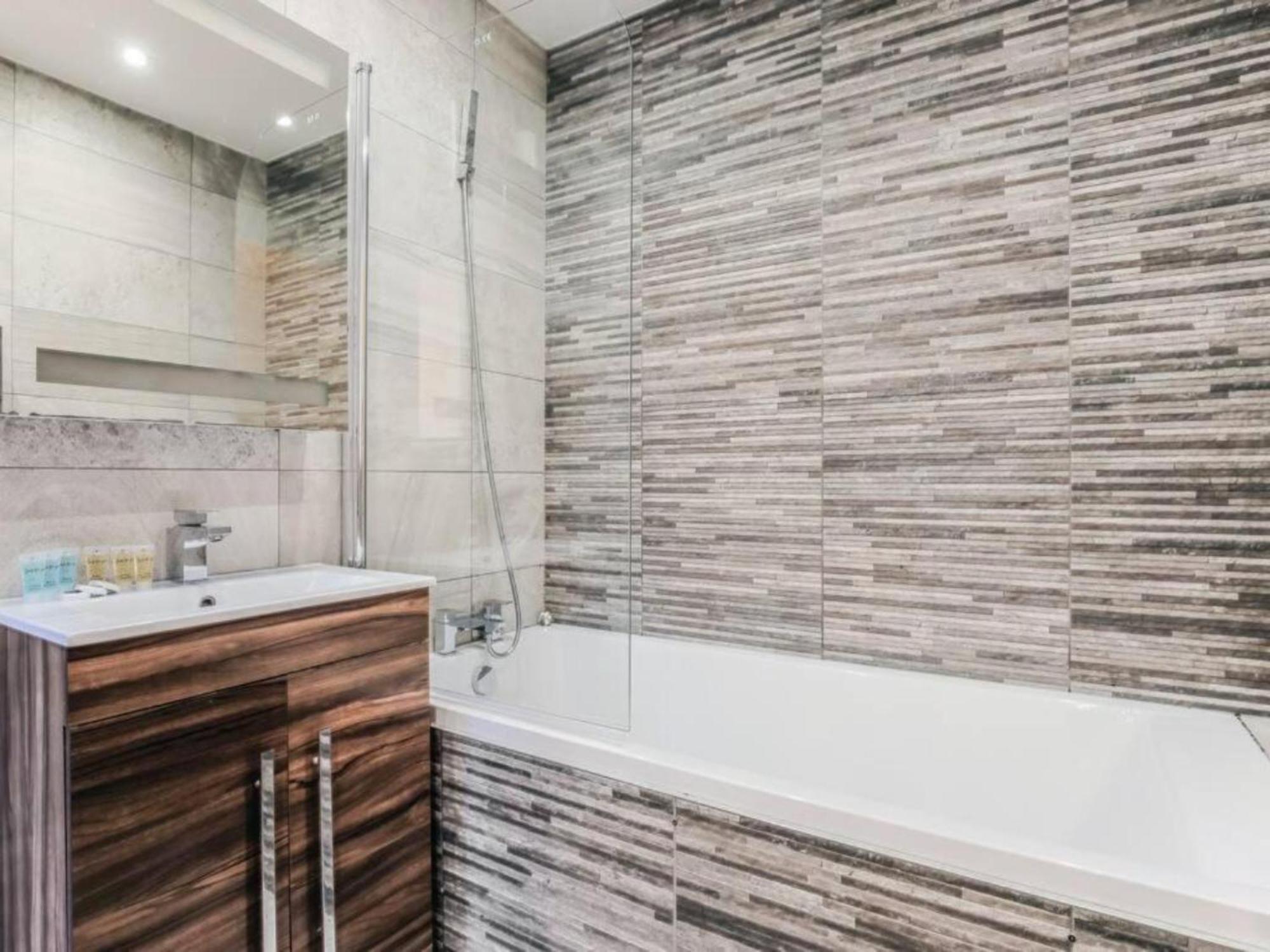 Pass The Keys Ealing Queen Of The Suburbs 2Bd Apartment Londra Dış mekan fotoğraf